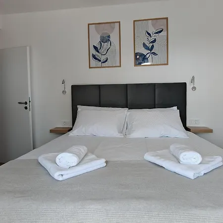 Olive Tree 2 Apartment