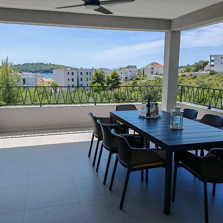 Apartment Olive Tree 2 Zecevo
