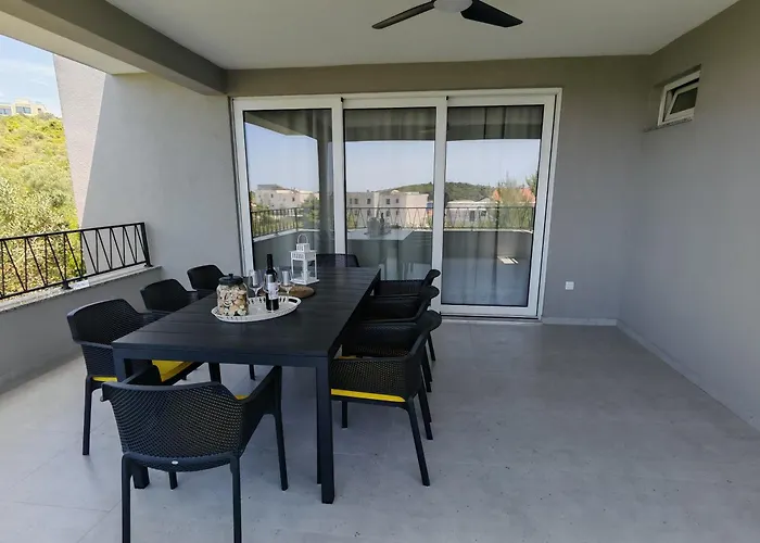 Olive Tree 2 Apartment Zecevo