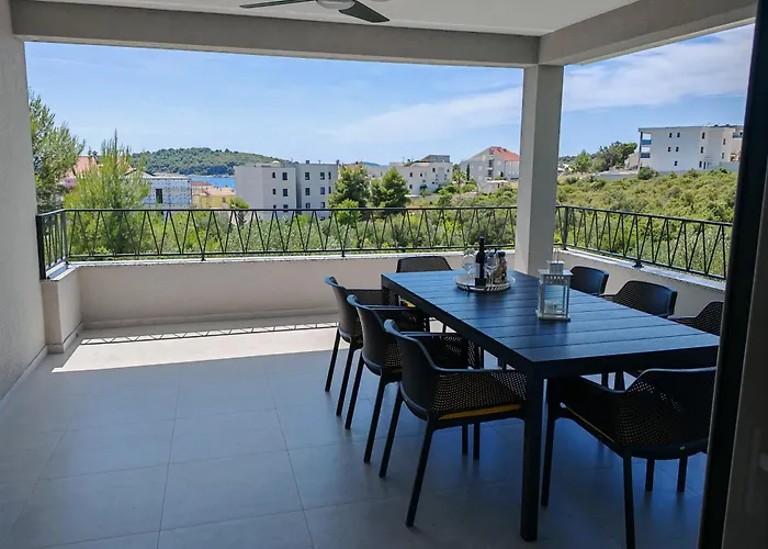 Apartment Olive Tree 2 Zecevo